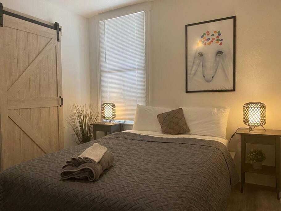 Chic Bungalow Apartment Steps From Armature Works & Downtown Riverwalk Tampa Esterno foto