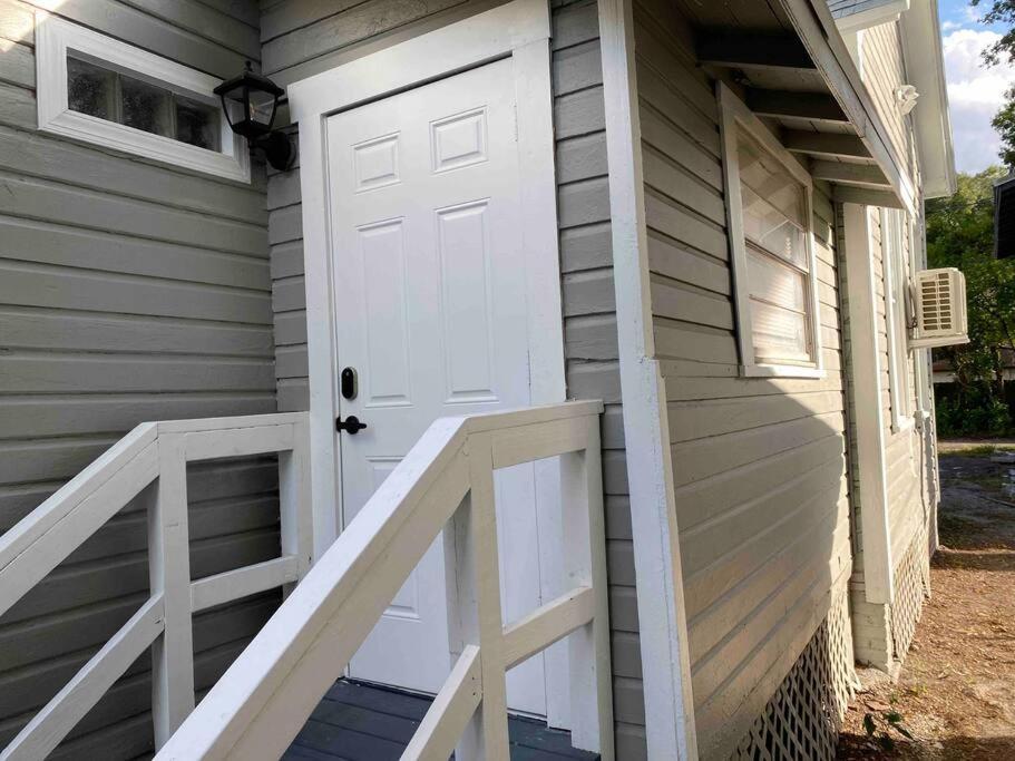 Chic Bungalow Apartment Steps From Armature Works & Downtown Riverwalk Tampa Esterno foto