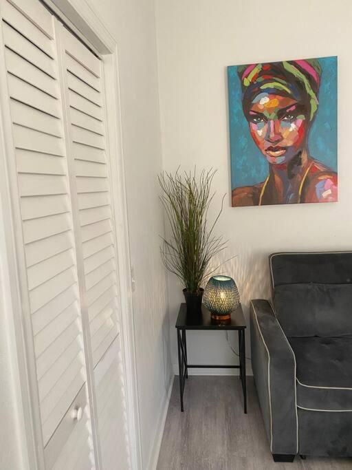 Chic Bungalow Apartment Steps From Armature Works & Downtown Riverwalk Tampa Esterno foto